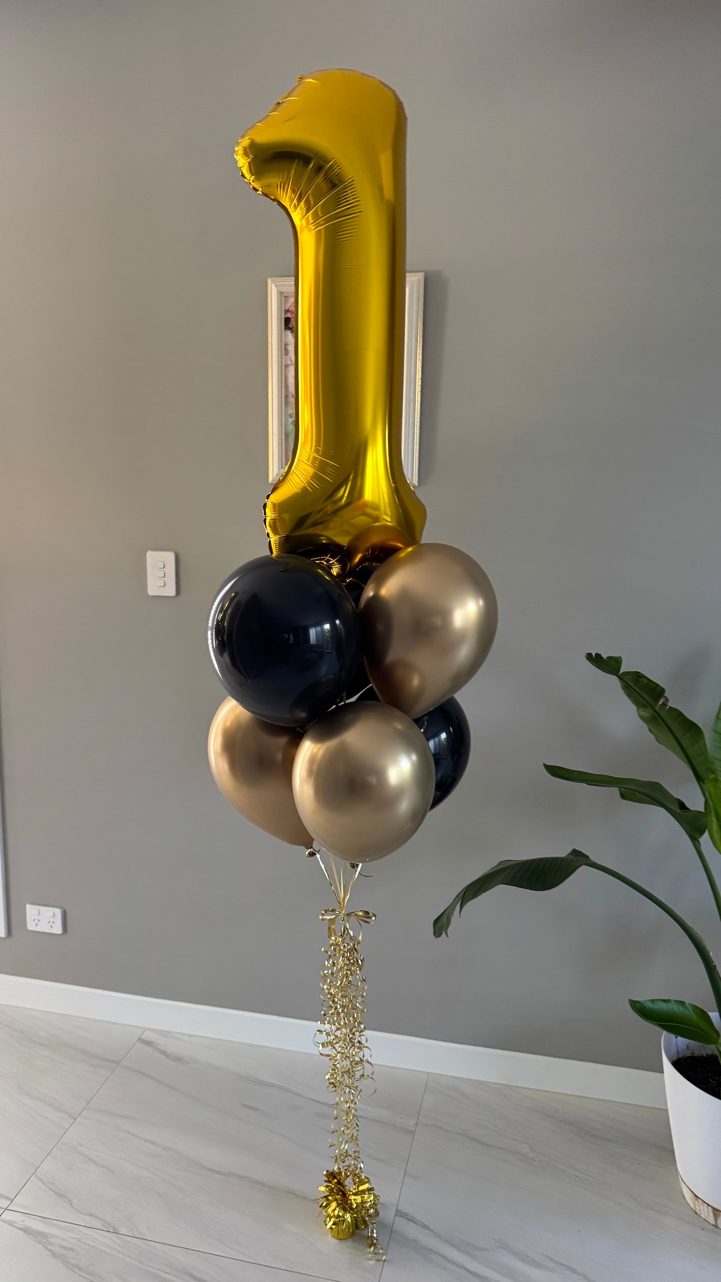 Number on top Balloon bouquet