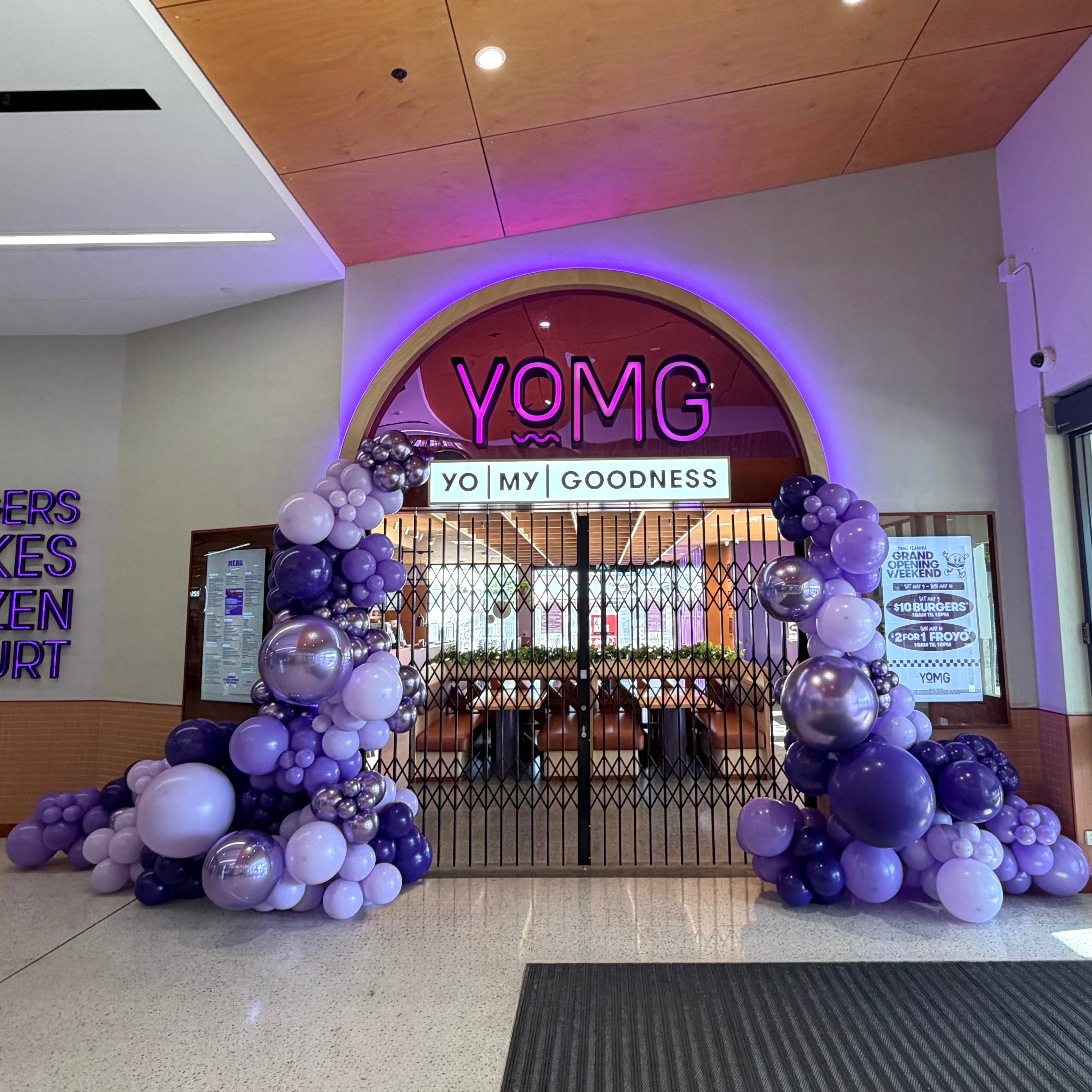 Luxury Shopfront balloon garlands