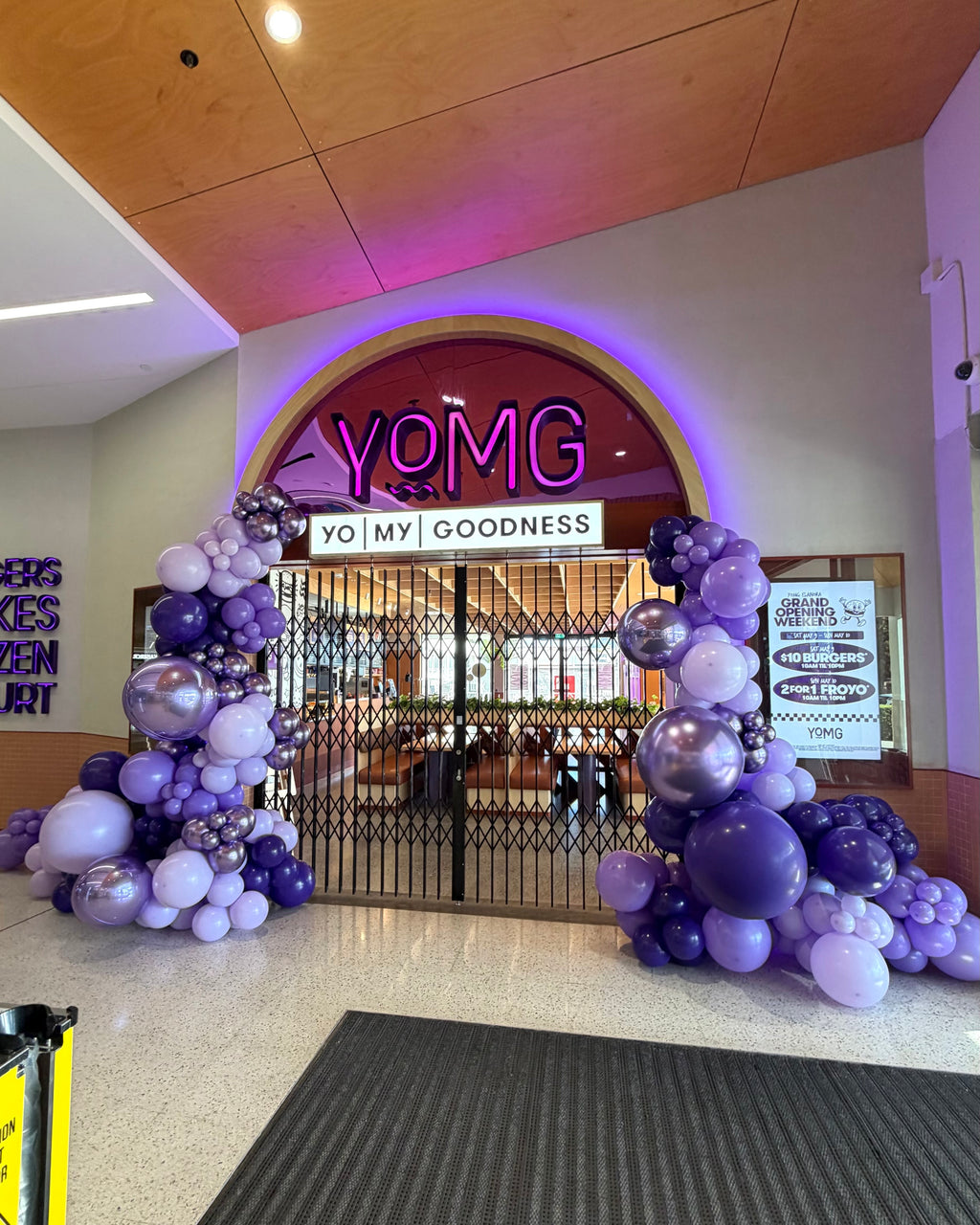 Luxury Shopfront balloon garlands