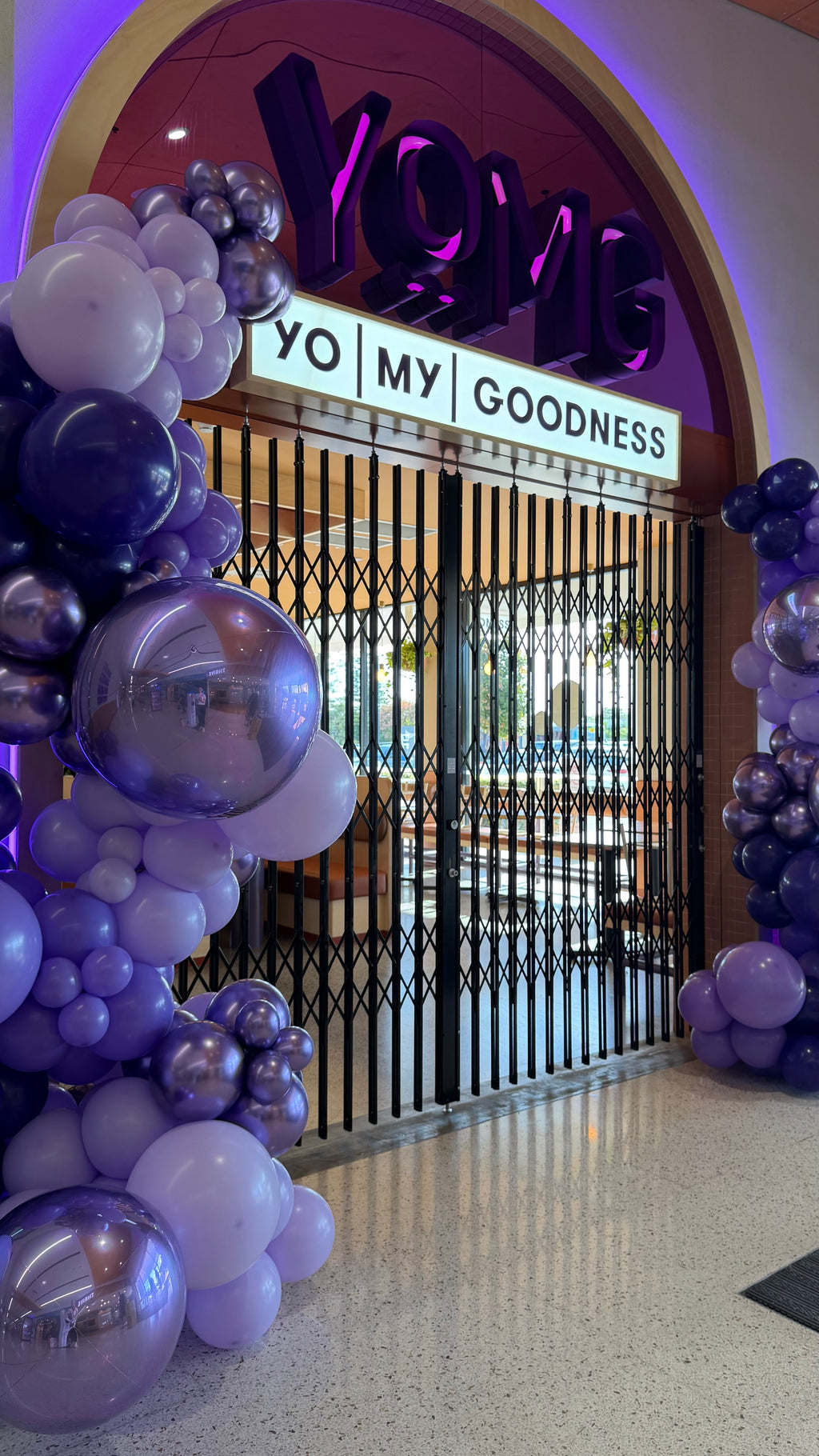 Luxury Shopfront balloon garlands