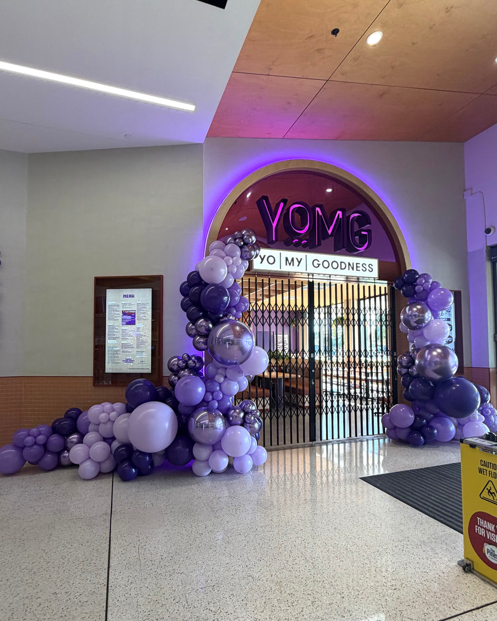 Luxury Shopfront balloon garlands