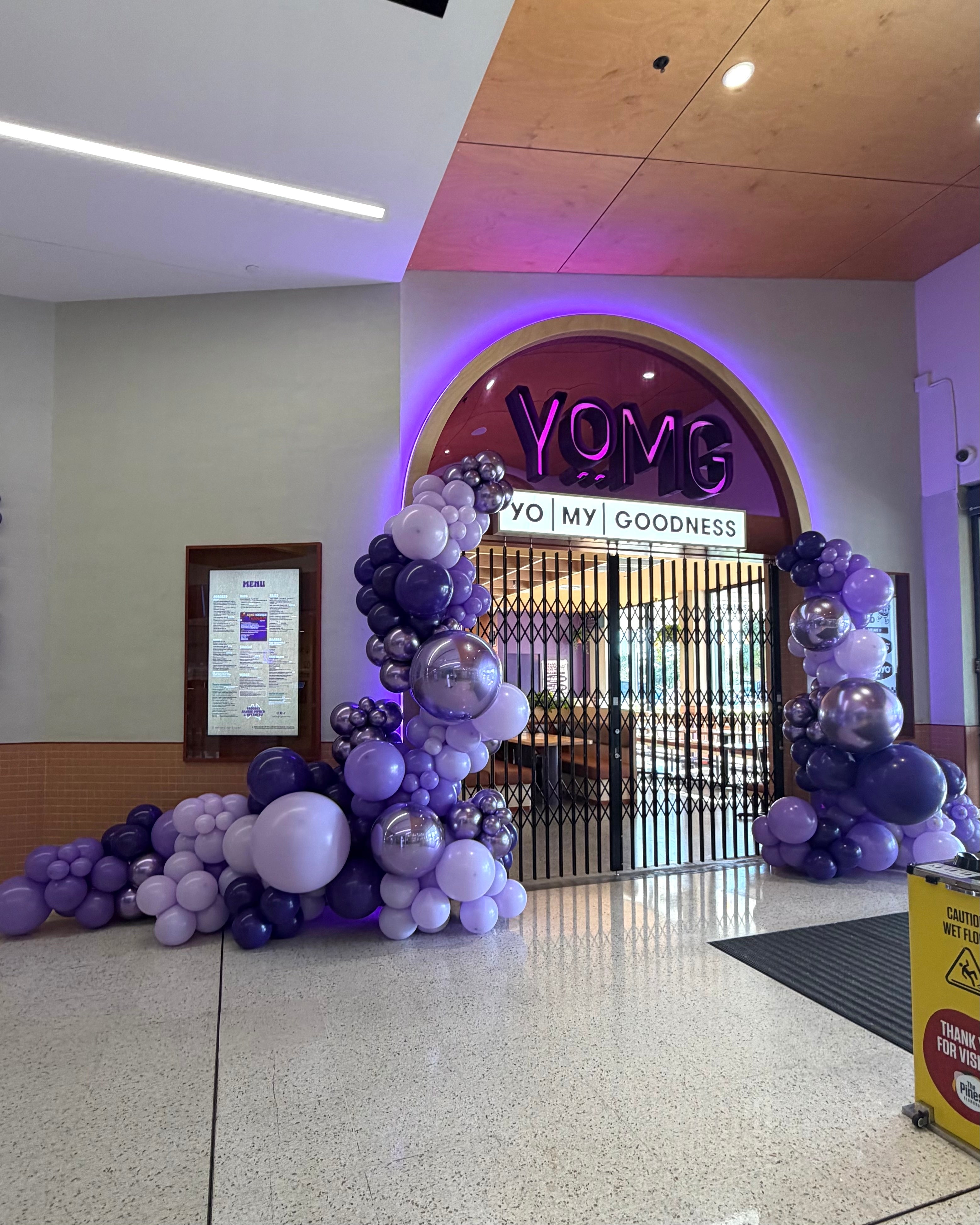 Luxury Shopfront balloon garlands