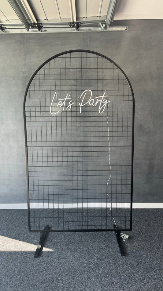 Square Mesh Frame with Rounded Top HIRE