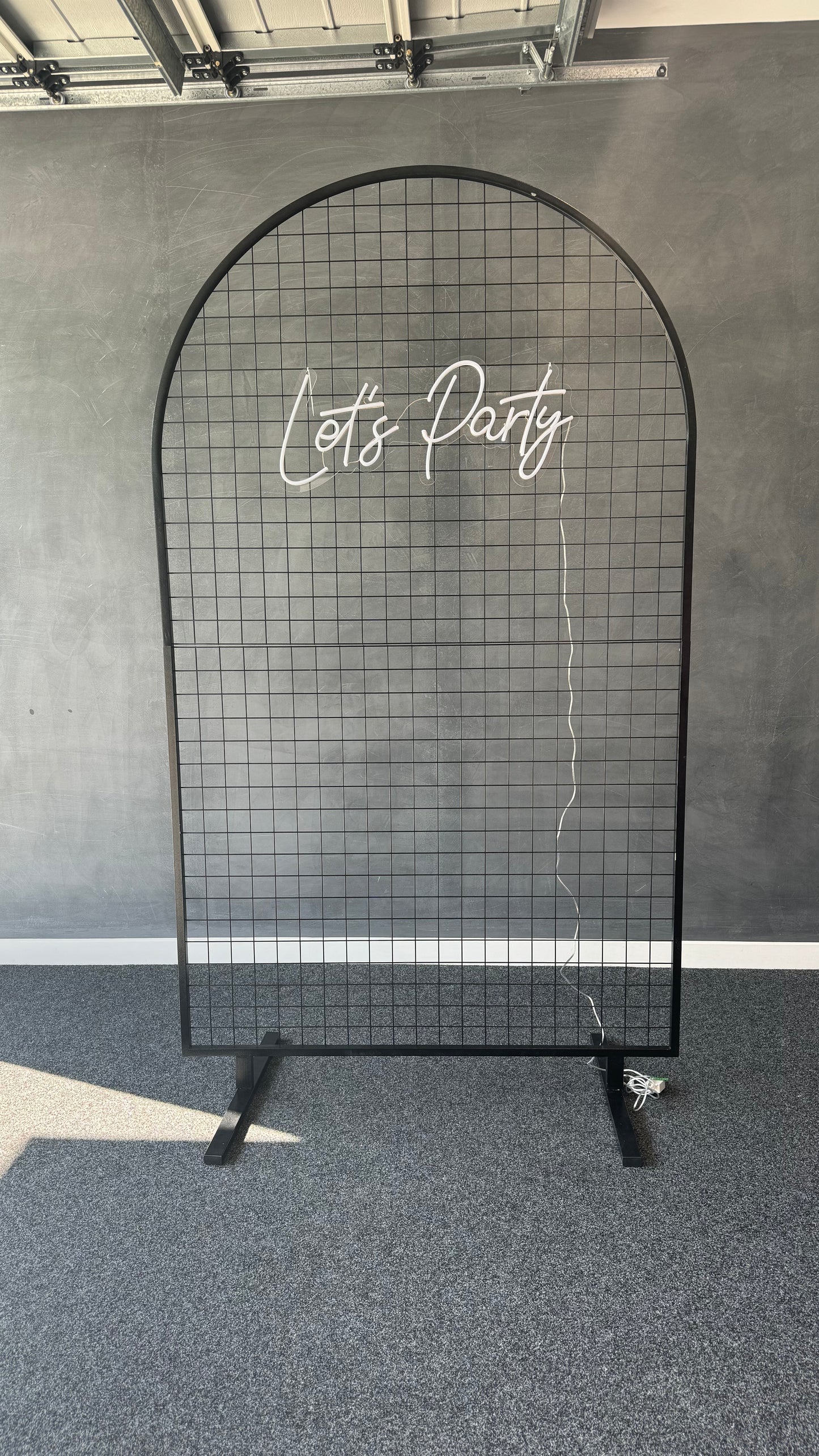 Square Mesh Frame with Rounded Top HIRE