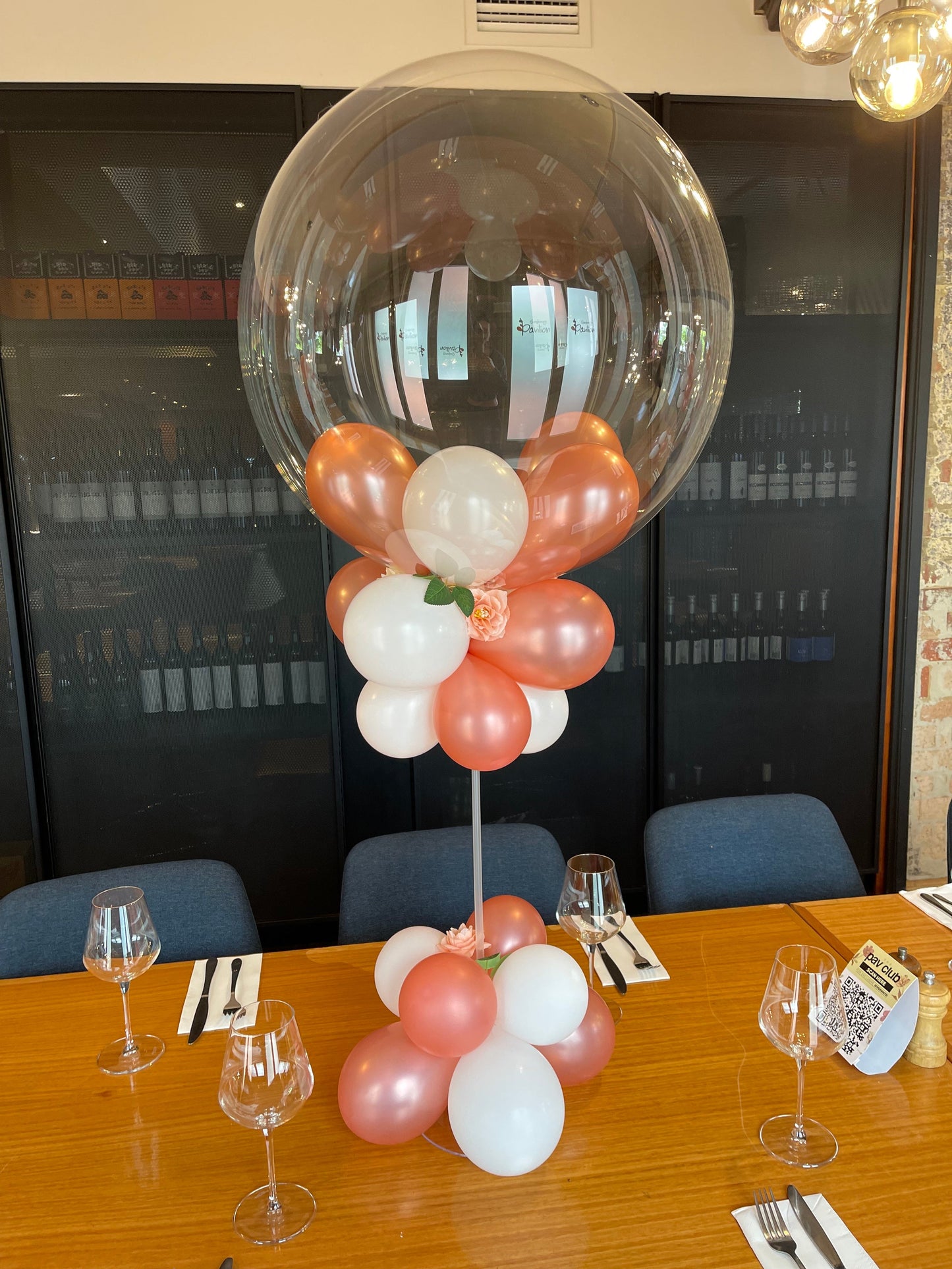 Large Table centrepiece balloon decoration