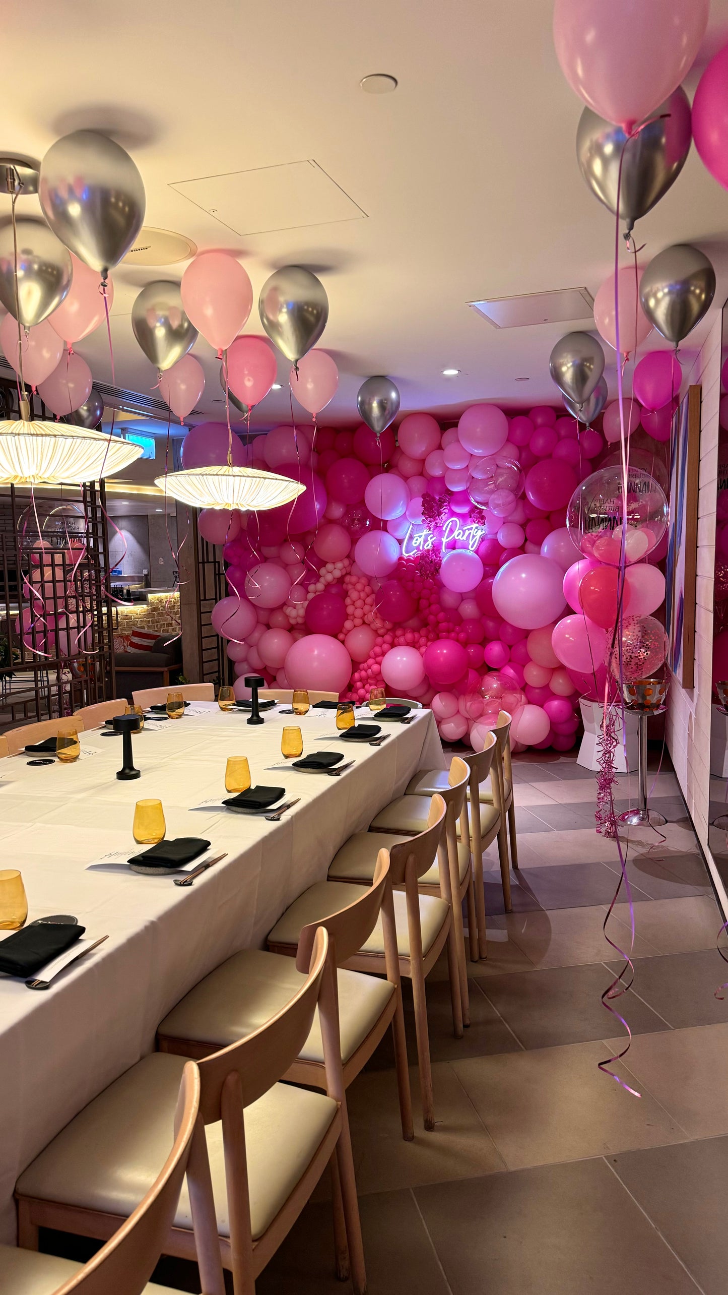 Organic Balloon Wall - Frameless