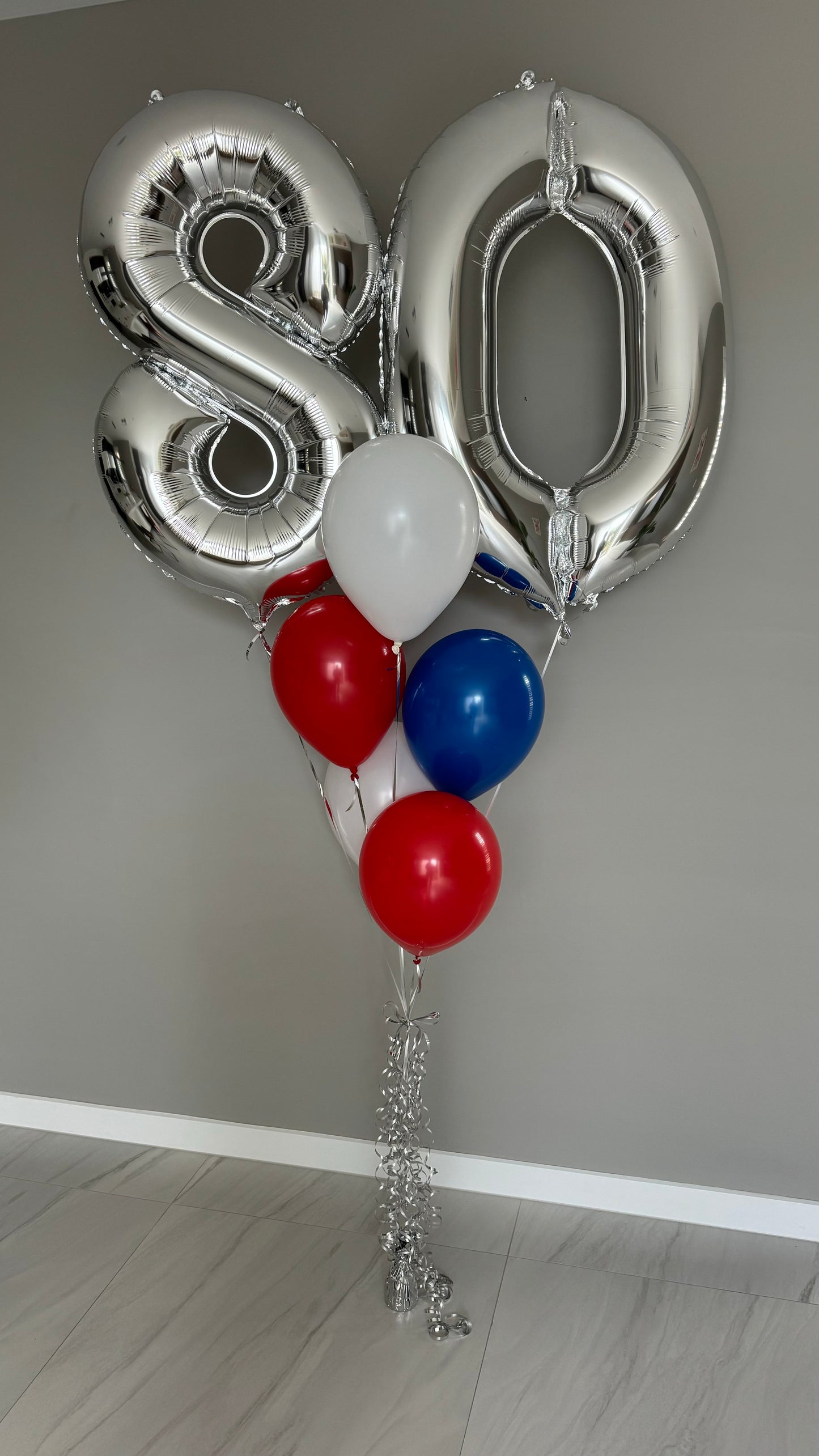 Foil numbers + 5 latex balloons