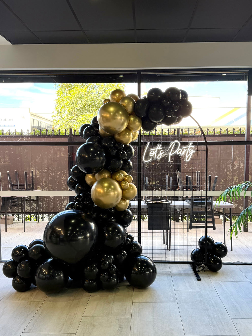 Balloon Garland on mesh Frame - ANY COLOUR