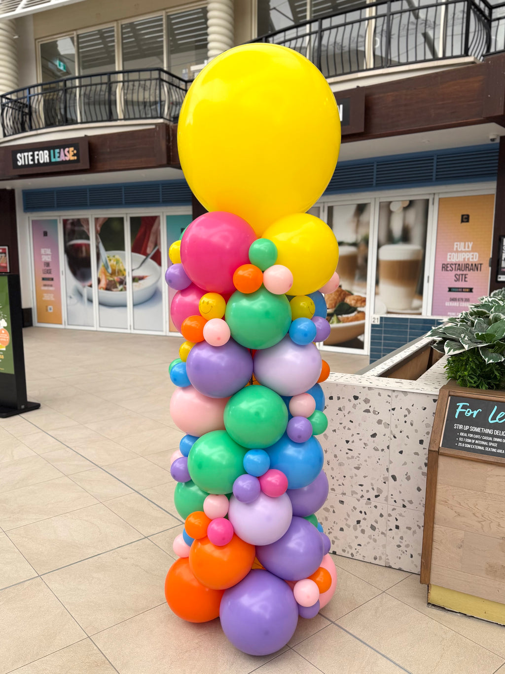 Colourful Organic Balloon Column