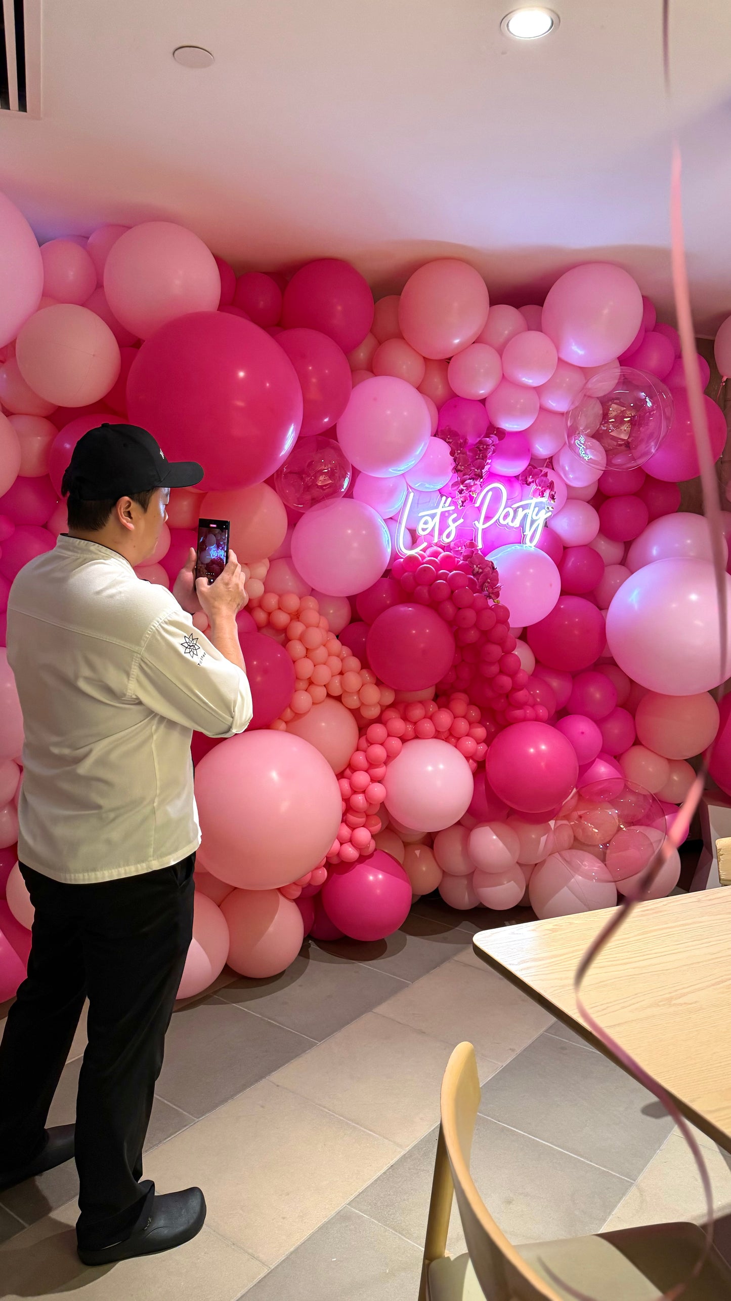 Organic Balloon Wall - Frameless