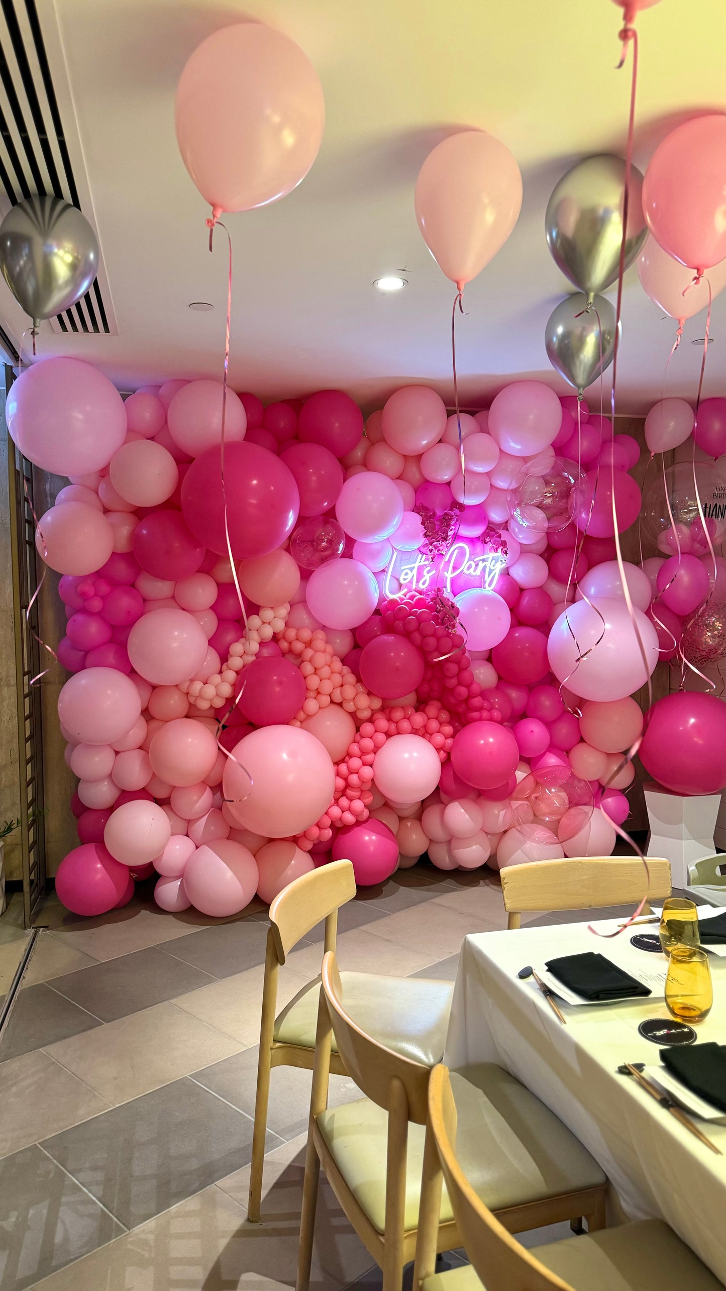 Organic Balloon Wall - Frameless