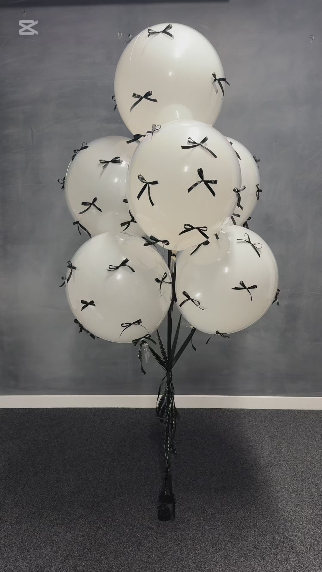 Premium balloon bouquet - White with bows