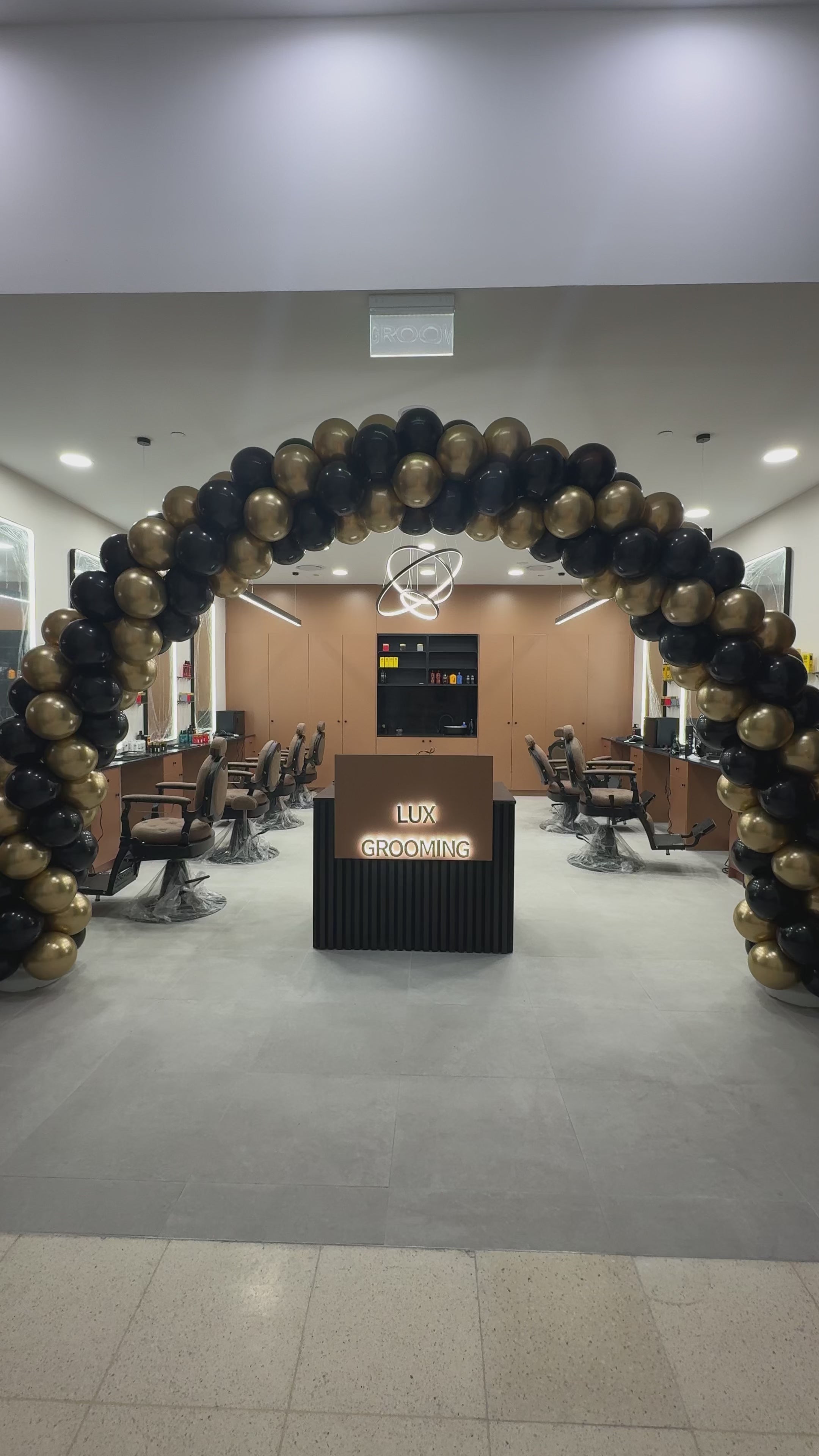 Balloon Arch - no logo - black and gold