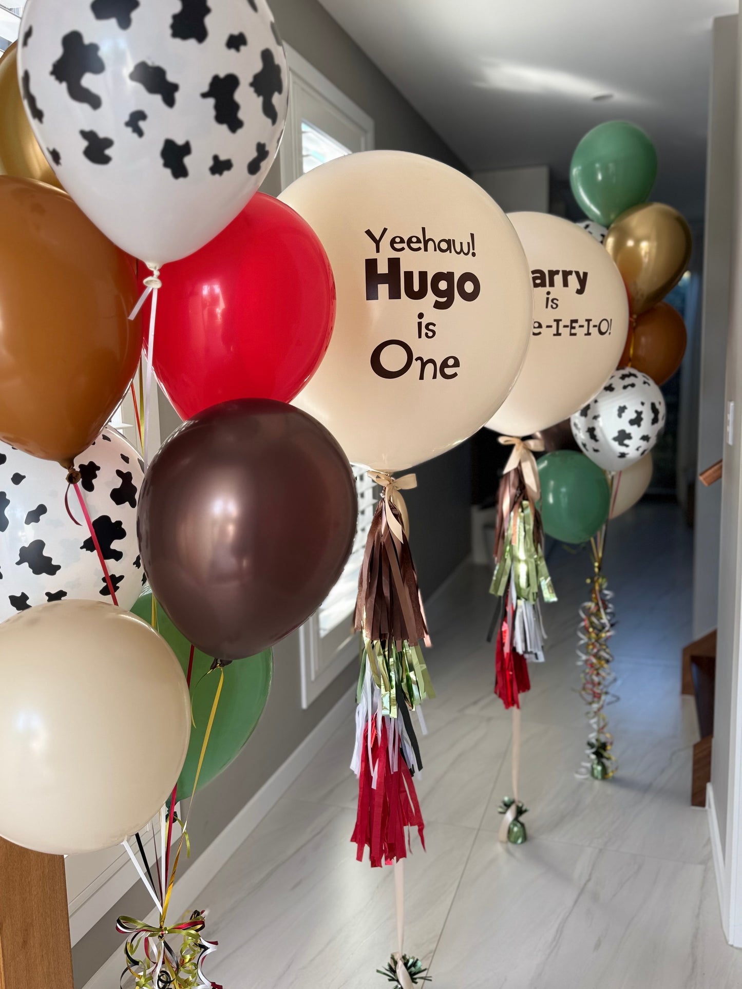 Large personalised balloon with tassel