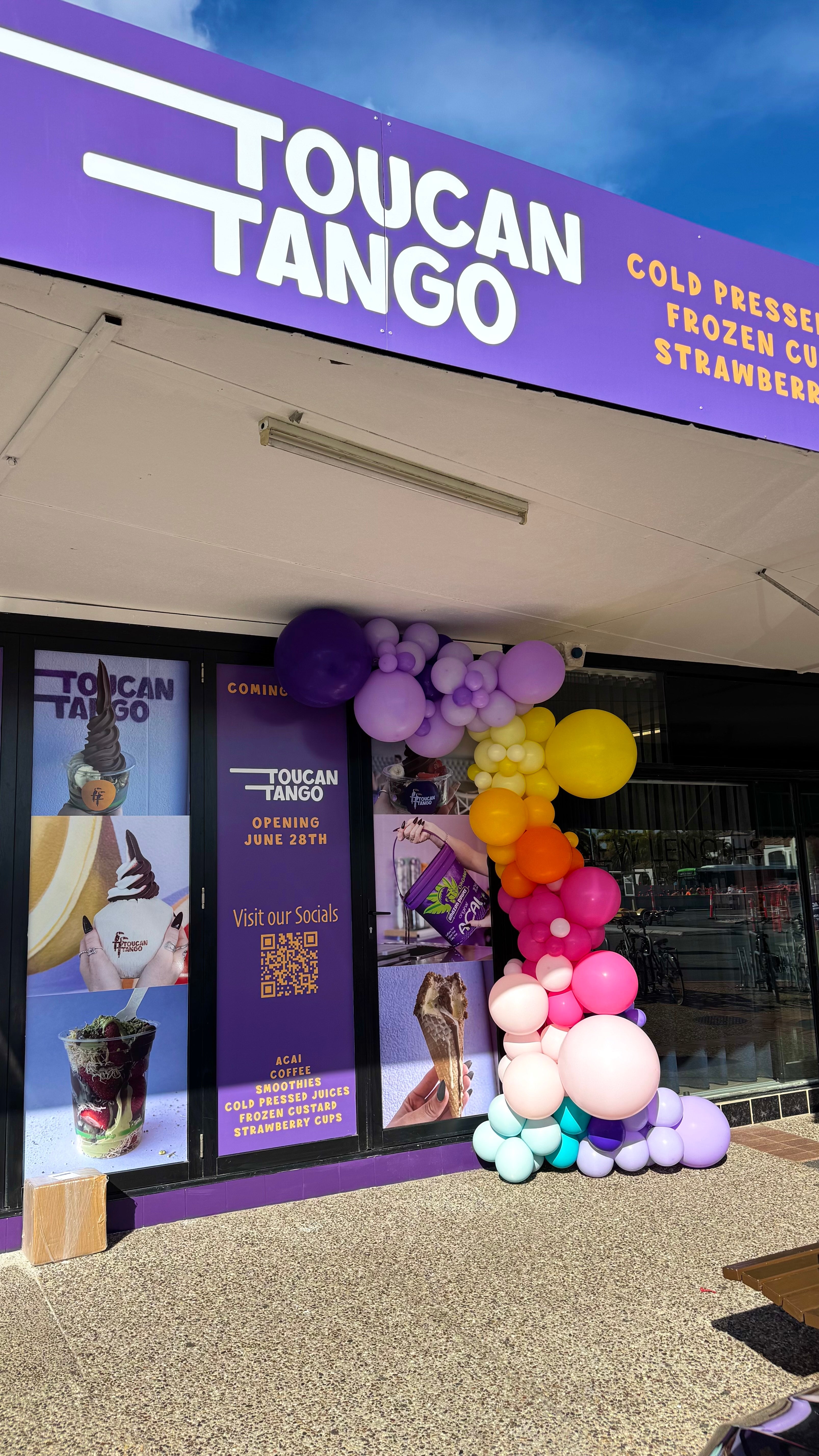 Shopfront Balloon Garland
